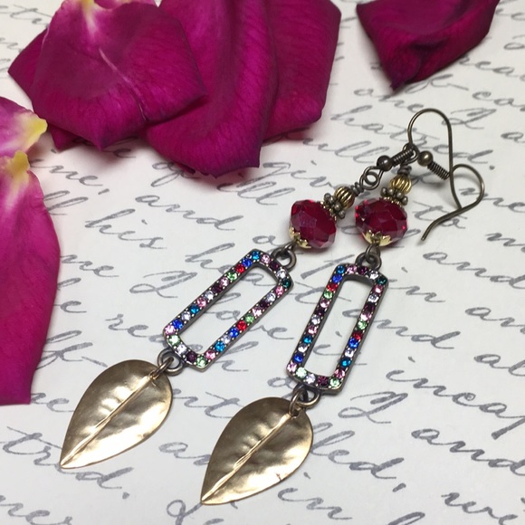 cocovalli handmade Jewelry - Long multi color vintage look earrings leaf drama